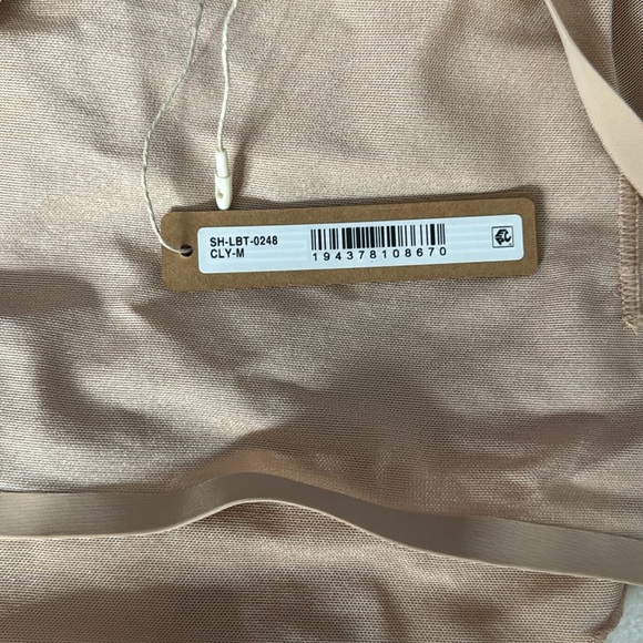 SKIMS Sheer Sculpt low back thong bodysuit Onyx Clay M NWT (SK0024) - Picture 5 of 5